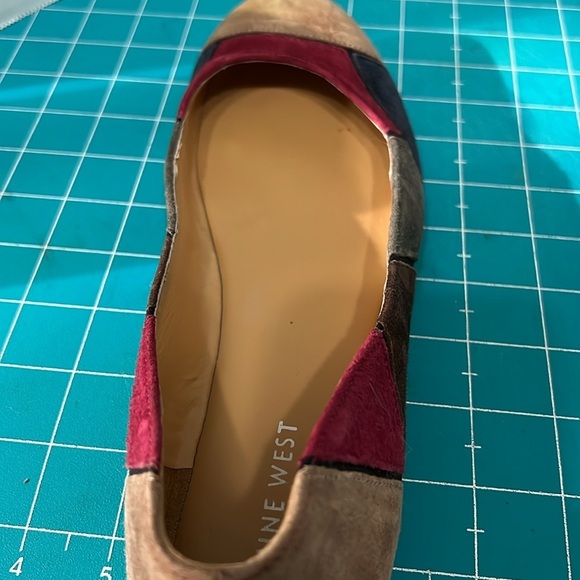 Nine West women’s suede flats 9.5 Natural color way - Picture 4 of 12
